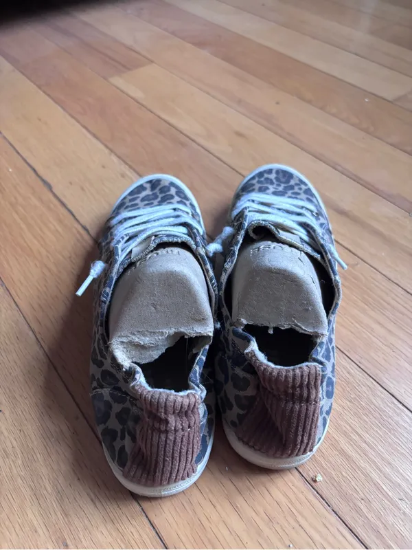 Women’s Leopard Print Canvas Slip on Sneakers Brown Size 8 - Image 3