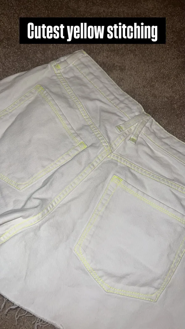 Good American white denim shorts - Image 3