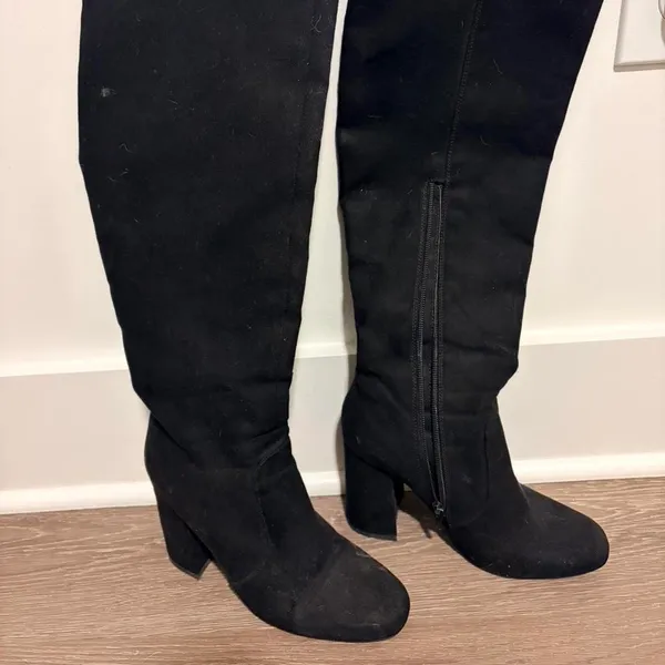 Forever 21 Knee-High Boots Black - Image 2