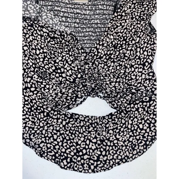 Urban Romantics Y2k Black White Leopard Print Ruched Keyhole Crop Top Medium - Image 6