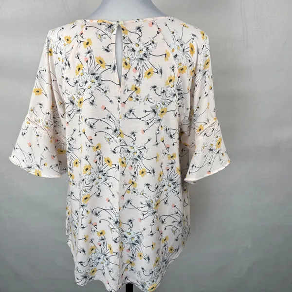 Loft Ladies Blouse Sz M Pink Floral Ruffle 3/4 Length Sleeve Ladder Trim Career - Image 4