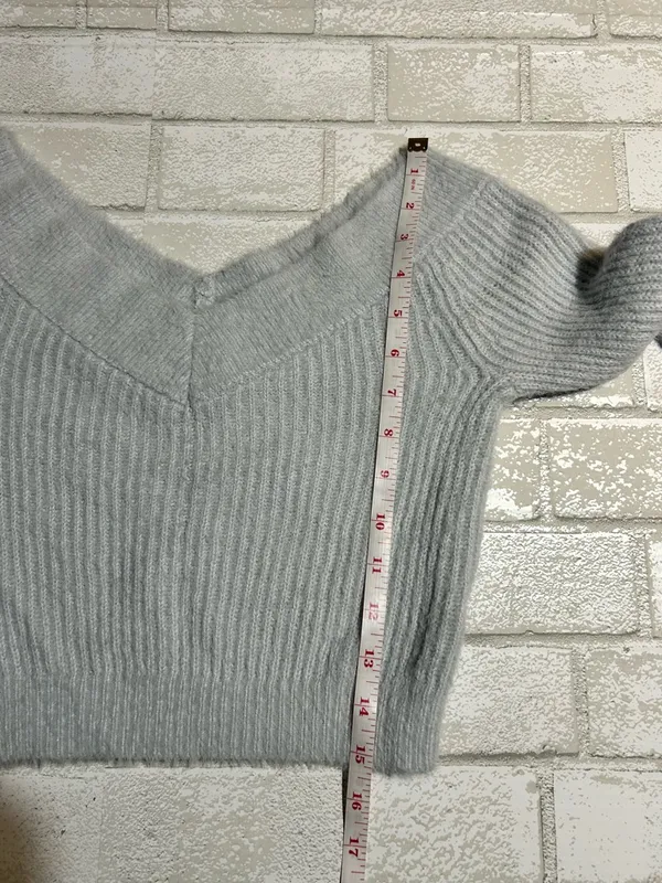 American Eagle Outfitters Off-the-Shoulder Cropped Cozy Sweater Size Small - Image 5
