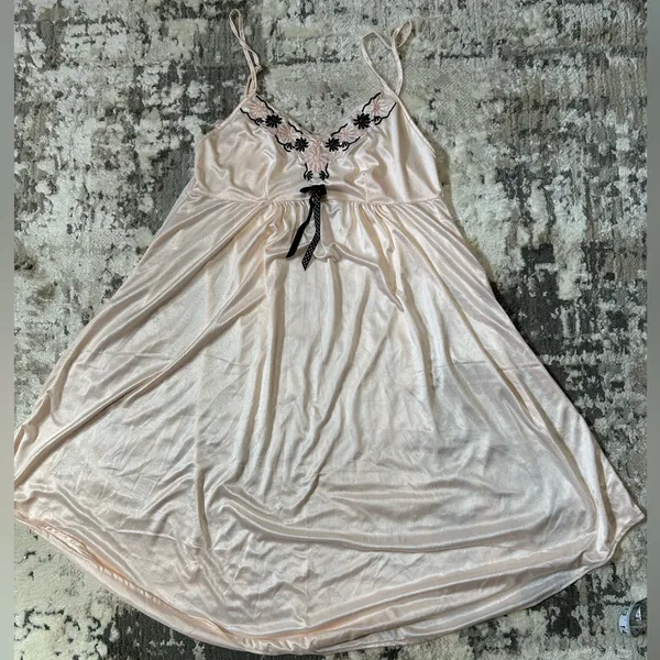 Satin Lace-Trim Chemise in Blush with Black Accent - Image 2