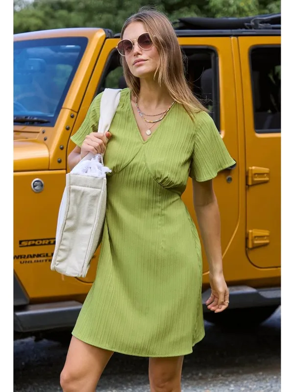 NWT Cupshe Green Flared Sleeve Mini Dress - Size: Small - Image 11