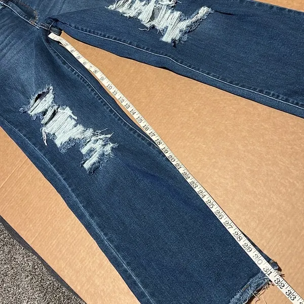 Judy Blue Mid-Rise Straight Leg Distressed Dad Jean, size 28 - Image 8