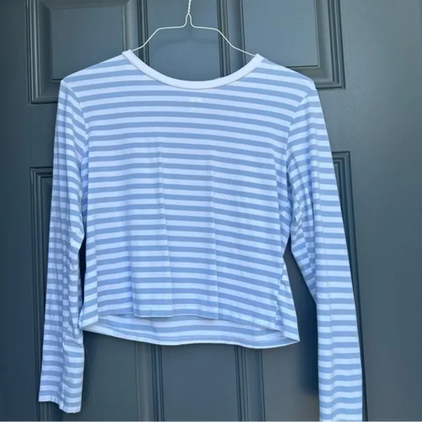 H&M women’s stripped long sleeve tee size large - Image 2