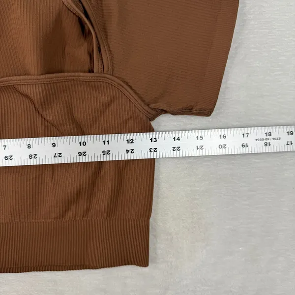 Peachy Bunz Brown Ribbed Seamless Square Neck Crop Top‎ Workout Shirt M - Image 3