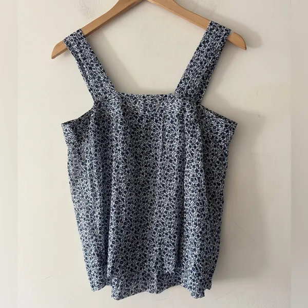 Margaret O’Leary 100%‎ Cotton Blue and White Floral Pattern Tank Top Blouse - Image 4