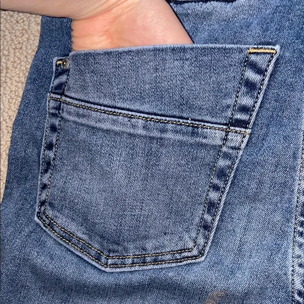 Rock & Republic Blue Skinny Jeans with Eyelet Detail - Image 13