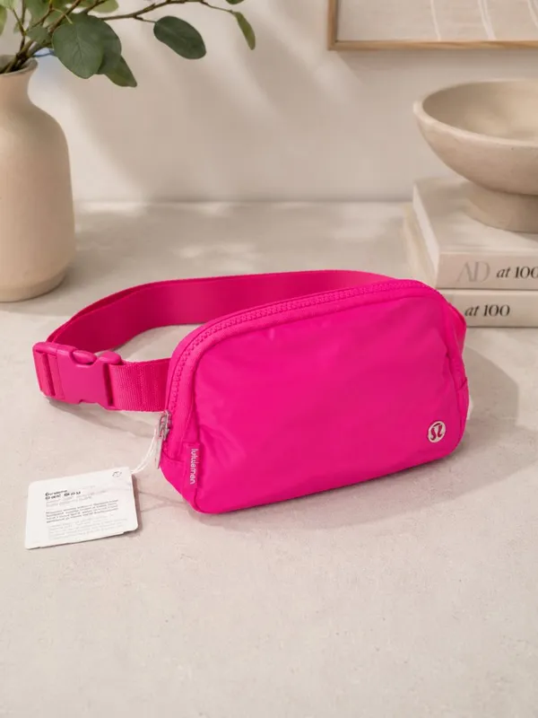 Lululemon Everywhere Belt Bag Sonic Pink 1L Crossbody Waist Pack NWT - Image 4