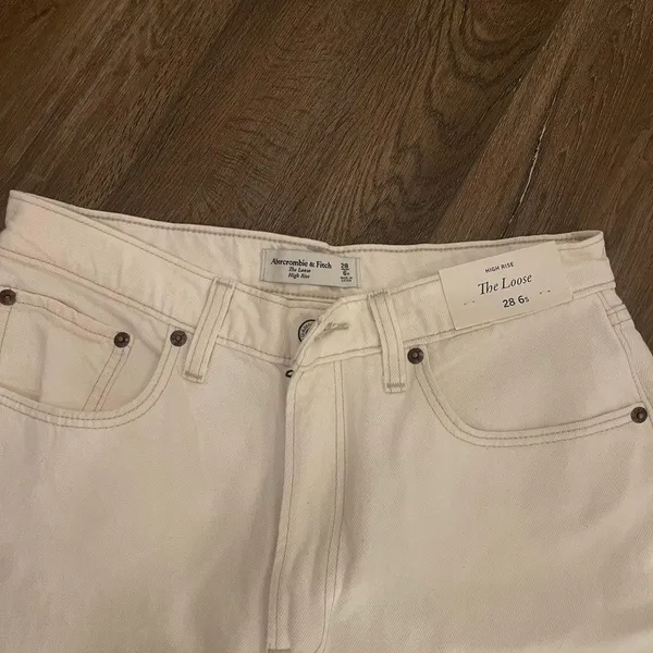 Abercrombie Women's White Jeans - Image 7