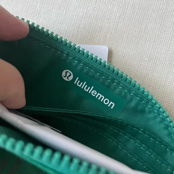 Lululemon Clippable Card Pouch - Cascadia Green - Image 9
