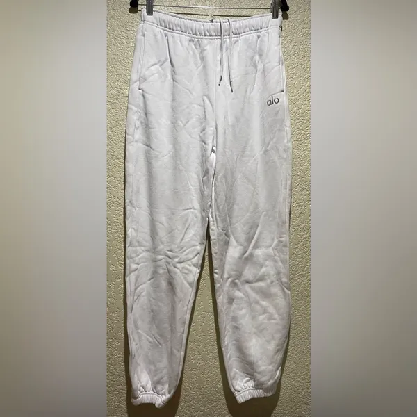 ALO Yoga NWT Accolade White Joggers Size S Oversized - Image 2