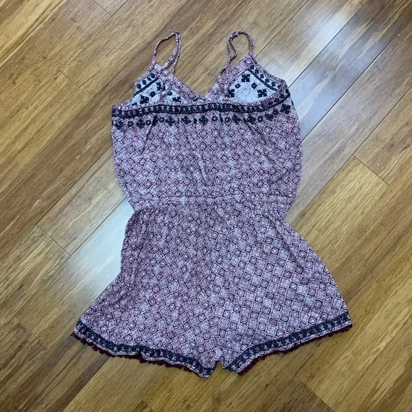 American Eagle Romper Womens XS Red Boho Print‎ Lace Up Tassel Detail Summer - Image 4