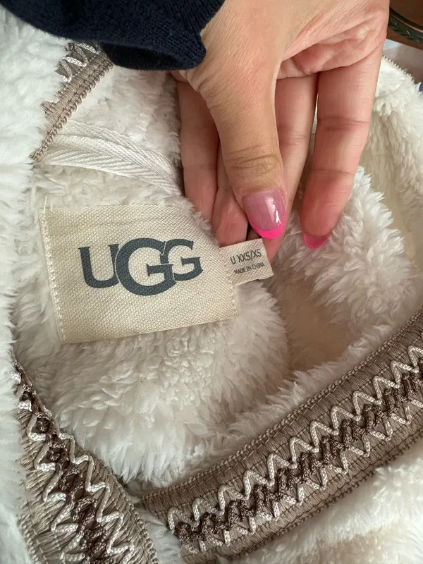 UGG Fluff oversized hoodie - Image 4