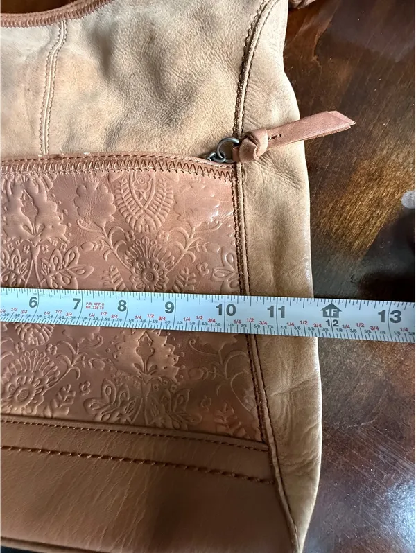 The Sak Tan Leather Crossbody Bag with Floral Embossed Pocket - Image 12