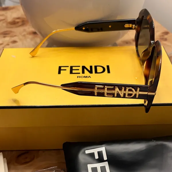Fendi Tortoiseshell Square Sunglasses - Image 4