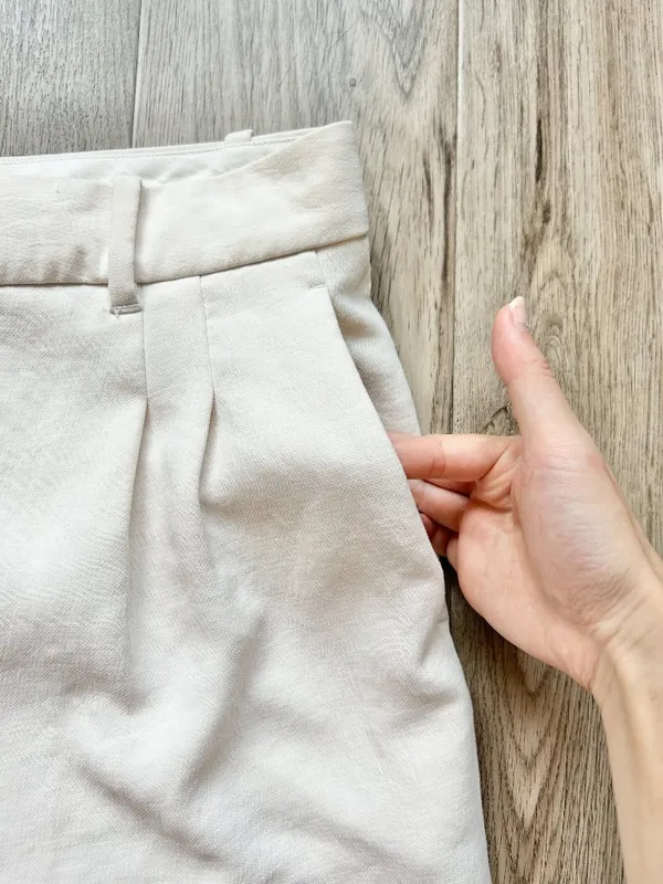 Aritzia Wilfred The Effortless Pant Wide Leg Crepette in Light Birch Size 16 - Image 4
