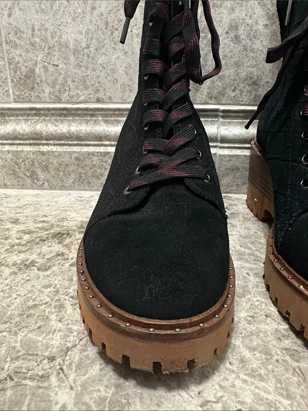 Vince Camuto Debsen Suede Lug Sole Boots Size 8.5 Euro 39 Black - Image 4