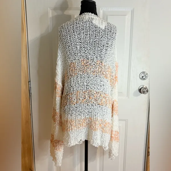 POL Crochet peach and white Oversized Comfy Sweater NWT size Medium - Image 7