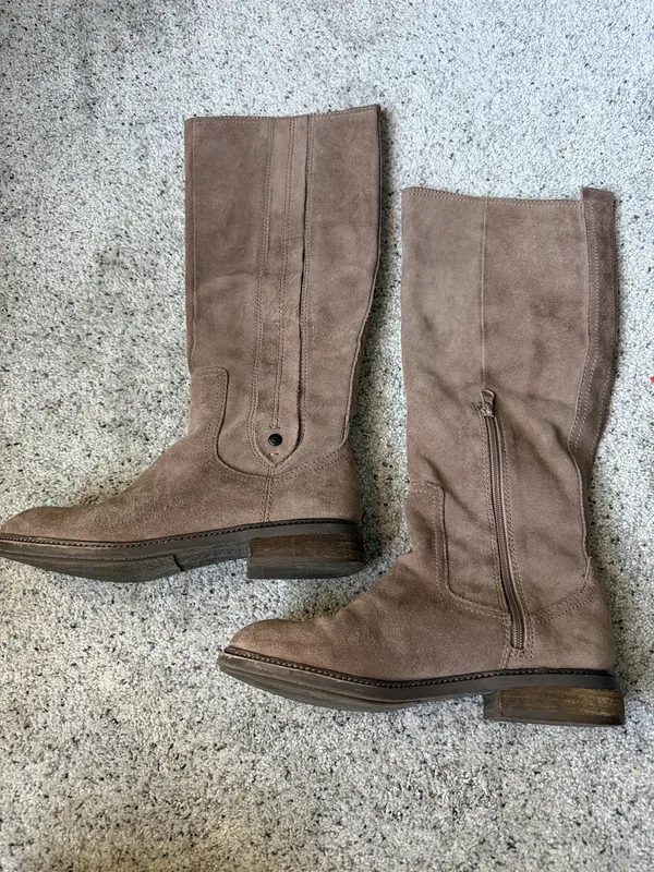 Calvin Klein Raelin Suede Boots - Image 2