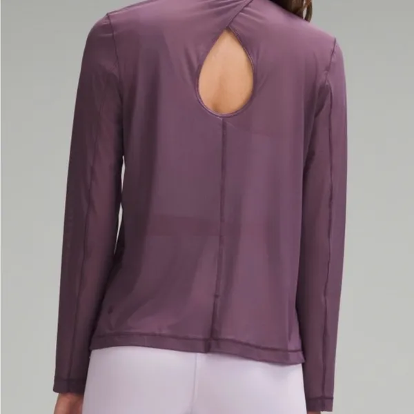 Lululemon Keyhole Mesh Long Top in Grape Tristle Purple- Size 8 - Image 3