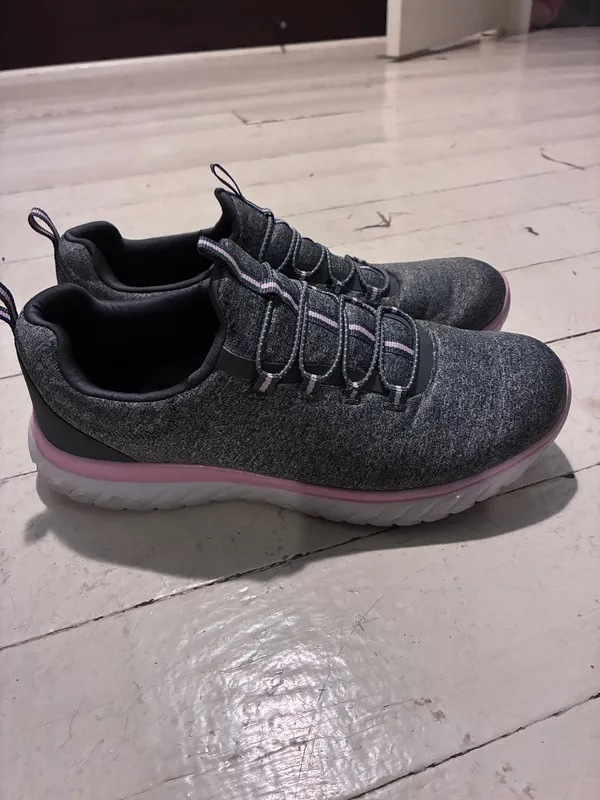 Athletic Works Women's Bungee Slip-On Sneakers - Image 4