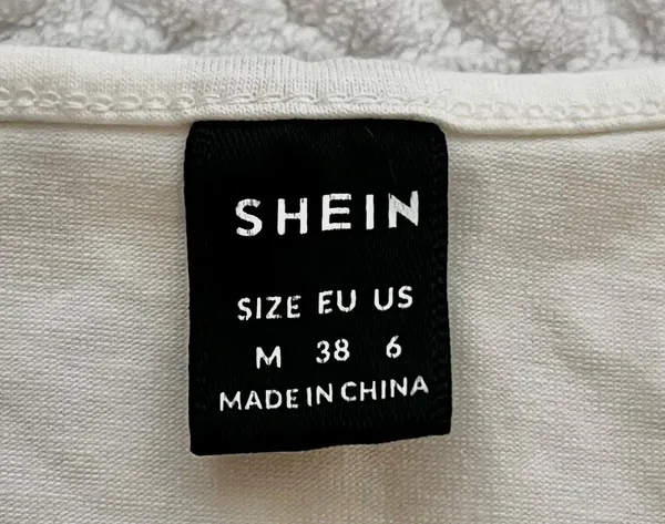 SheIn Cropped Top - Image 3