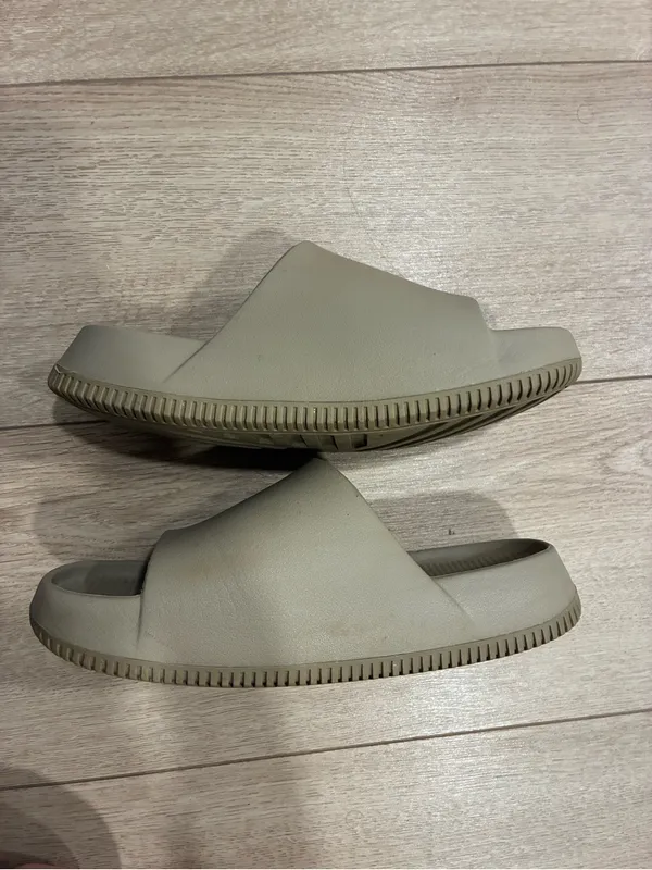 Nike Men’s Calm Slide Sandal Tan Size Men’s 7/Women’s 8 - Image 3