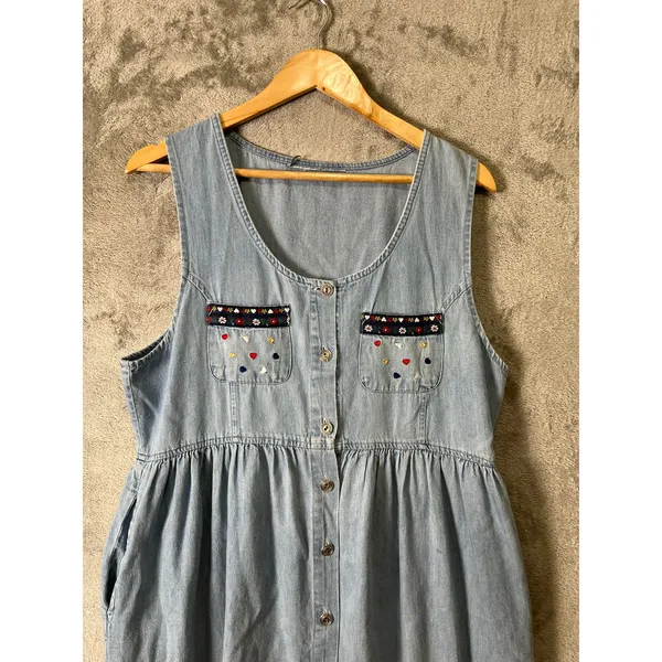 Vintage Chambray Denim Dress Embroidered Hearts Cottagecore Prairie Grandmacore‎ - Image 2