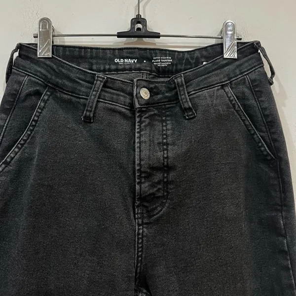 Old Navy Black Extra High Rise Flare Trousers Jeans Size 6 Stretch - Image 2
