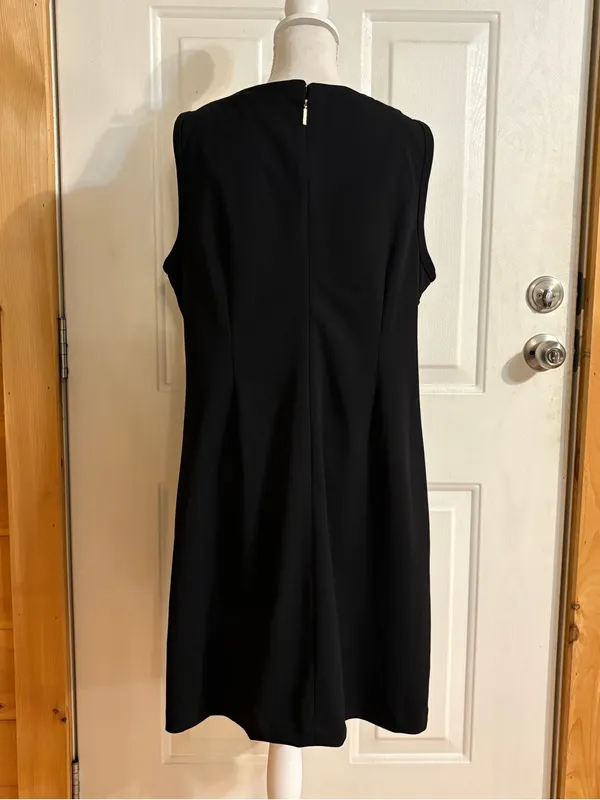 Karl Lagerfeld Black Sleeveless Shift Dress with Gold Floral Buttons - Image 5