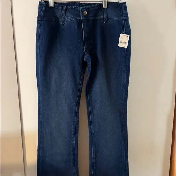 Free people still water low rise slim flare jean - Image 4
