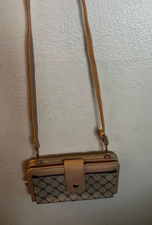 Elegant Tan Crossbody Bag - Image 3