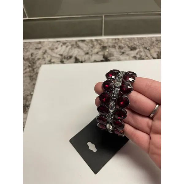 Kohl’s NWT Gunmetal Red Rhinestone Stretchy Stretch Bracelet MSRP $34 -Nice Gift - Image 2