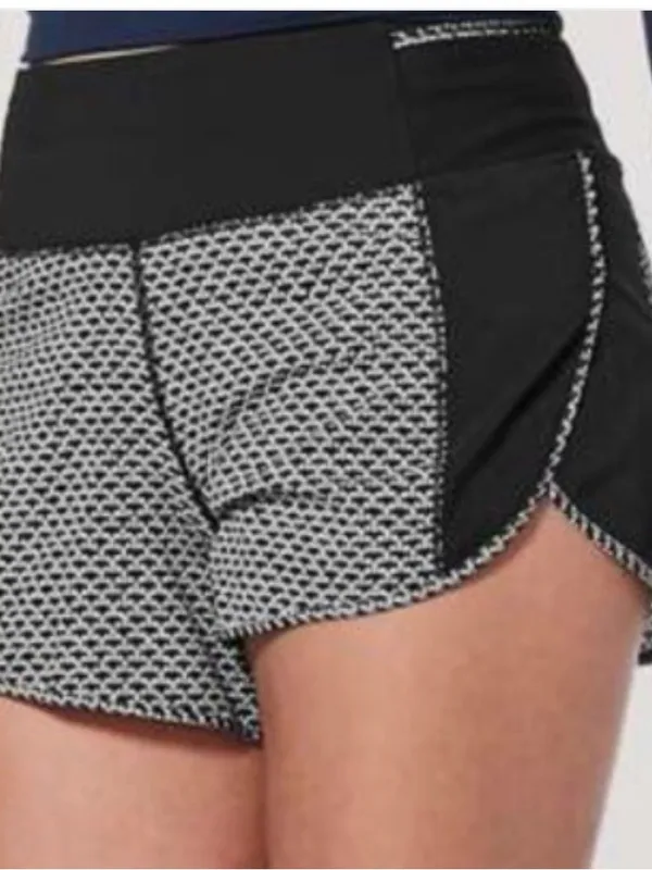 Lululemon Real Quick‎ Monochromic Black Printed Short Athletic Size 8 - Image 2