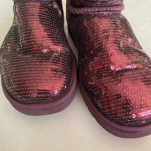 UGG Purple Port Short Sparkle Uggs- Size 5 - Image 4