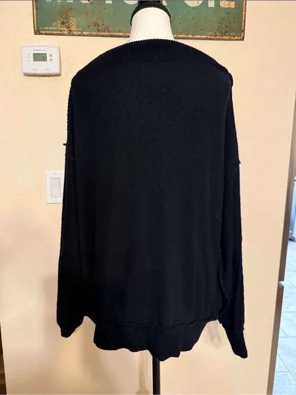 We The Free Sweater Pullover Ribbed Seamed Black Size medium Long Sleeve OS - Image 4