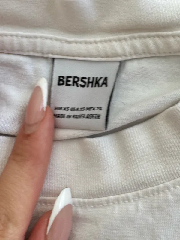 Bershka White Graphic Oversized Tee with Blue Teddy & Red Apple Print - Image 2