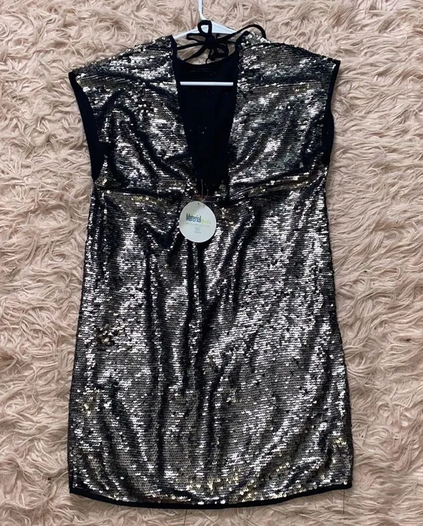 Verty NWT Silver Sparkly Sequin Mini Dress - Image 3