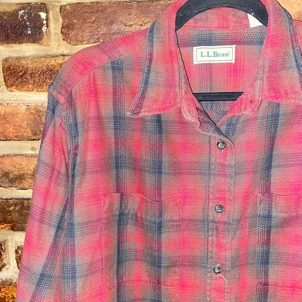 L.L. Bean Red Plaid Vintage Cotton Flannel Button Down Shirt Women's Size Medium - Image 2