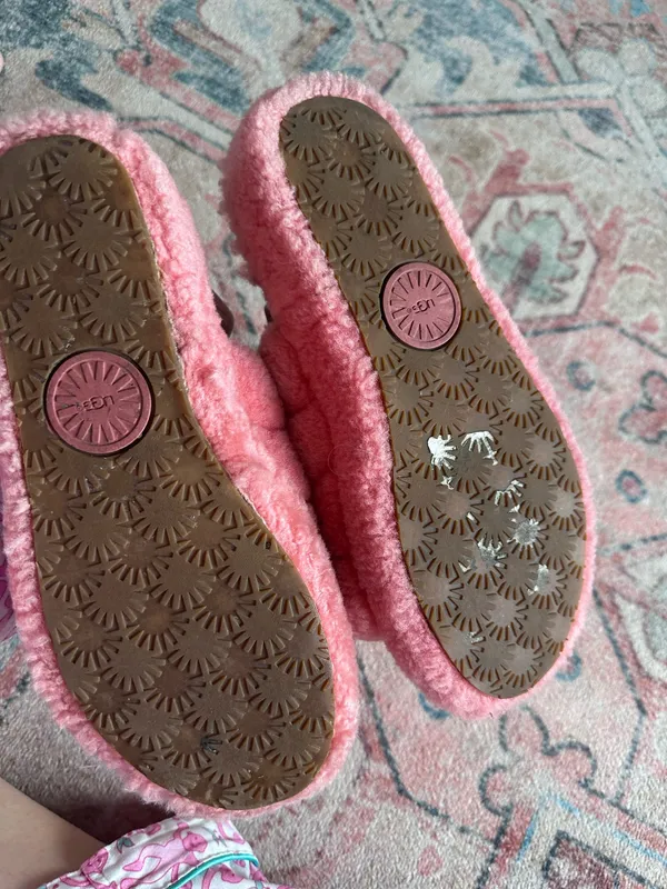Ugg Pink Peach slippers  - Image 4