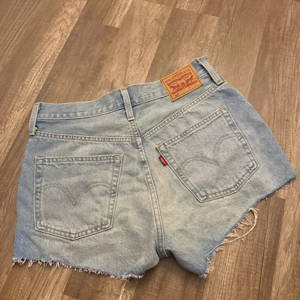 Levi’s 501 Original Distressed Denim Shorts NWOT - Image 2
