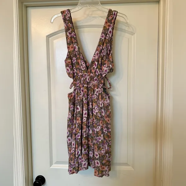 Forever21 - Floral Print Cutout Mini Dress - Brand new, never worn! - Image 4