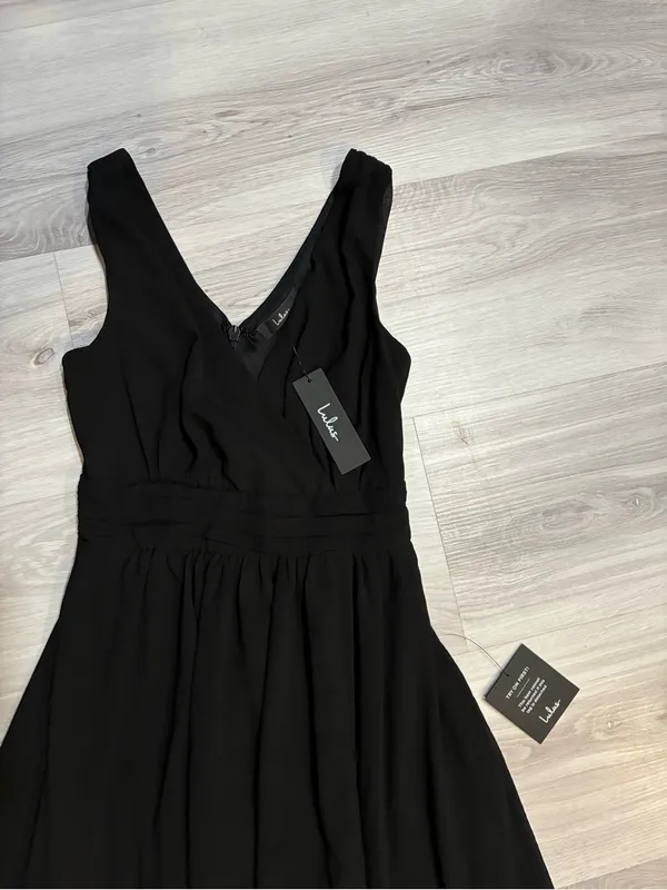 Lulu's Elegant Black V-Neck Maxi Dress with Front Slit - Image 4