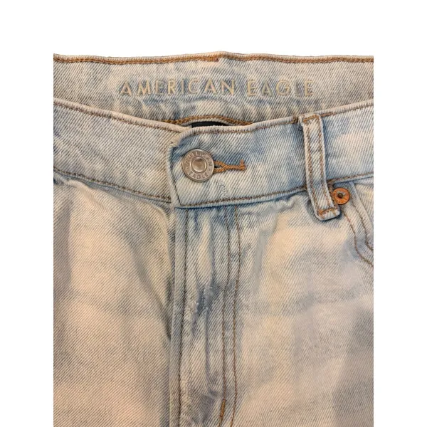 American Eagle Strigid Relaxed Sz 8 Light Wash Mid Rise 5-Pocket Cutoff Shorts - Image 3