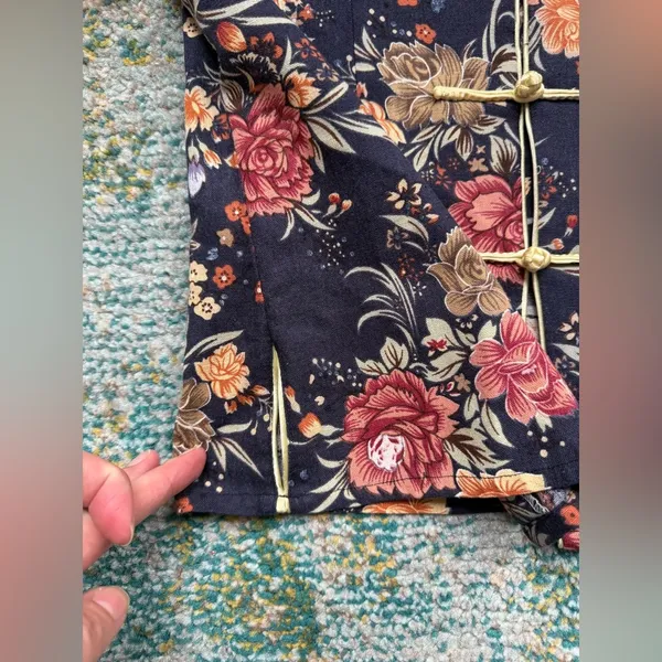 Vintage Asian inspired floral button front blouse, size medium Blue - Image 3
