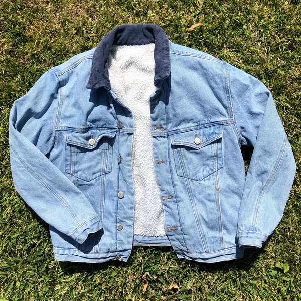 Brandy Melville Shaine Corduroy Collar Blue Denim Jacket SOLD OUT EVERYWHERE! - Image 4