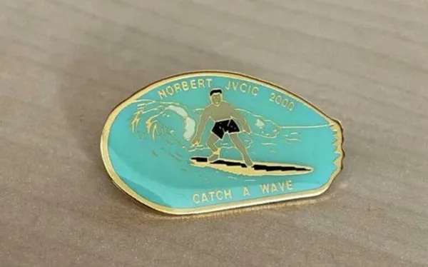 NWOT Vintage Y2K Surfer Surf Pin Norbert JVCIC 2000 Catch A Wave Blue & Gold - Image 3