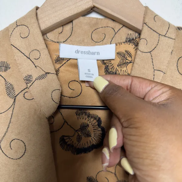VTG Y2K Women Western Jacket S Tan Faux Suede Embroidered Frog Closure Floral - Image 2